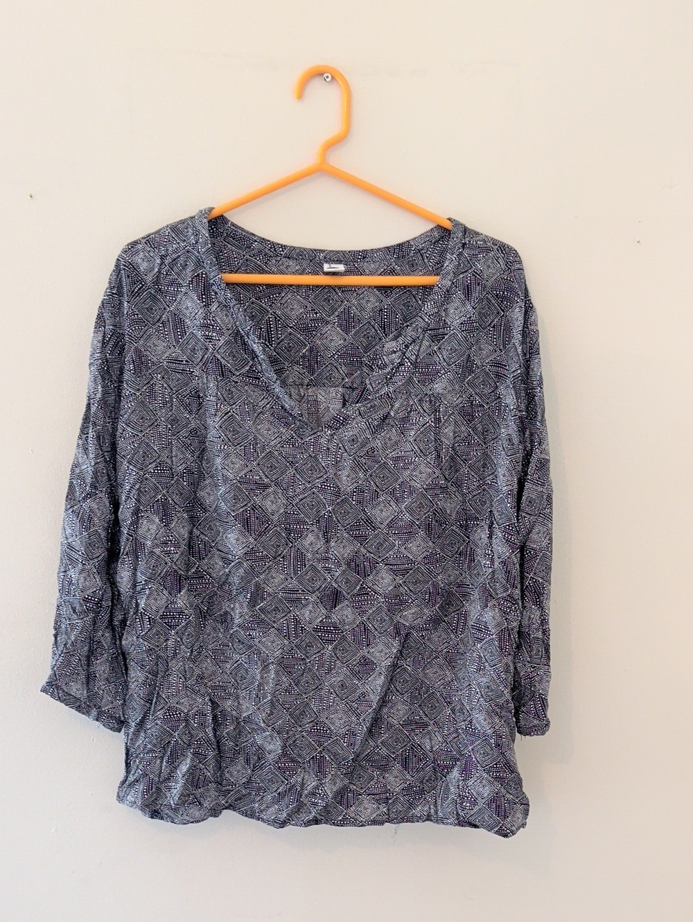 Old Navy Black and White Geometric V-Neck Blouse